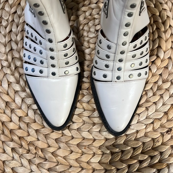 Coach Pheobe bootie in color chalk. Women’s size 6 - Picture 3 of 8